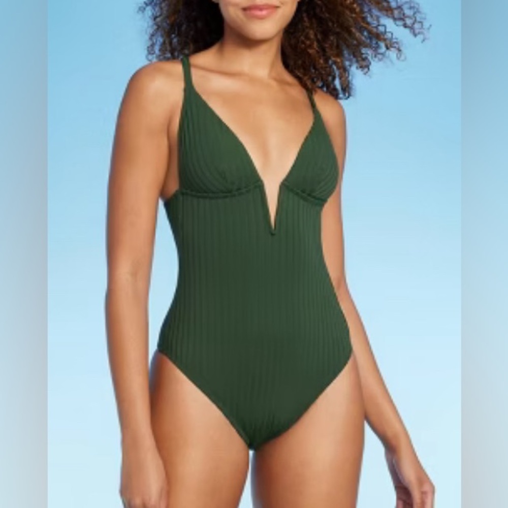 NWT Shade & Shore Green Ribbed Plunge V-Wire One Piece Swimsuit